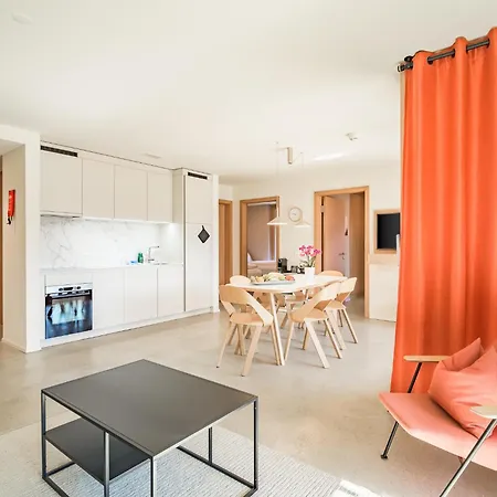 Edelweiss Ferienwohnung, Stenna Sulegliada 아파트 *